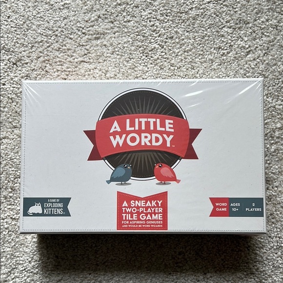 A‎ Little Wordy Card Game - Red and Blue - Picture 1 of 2